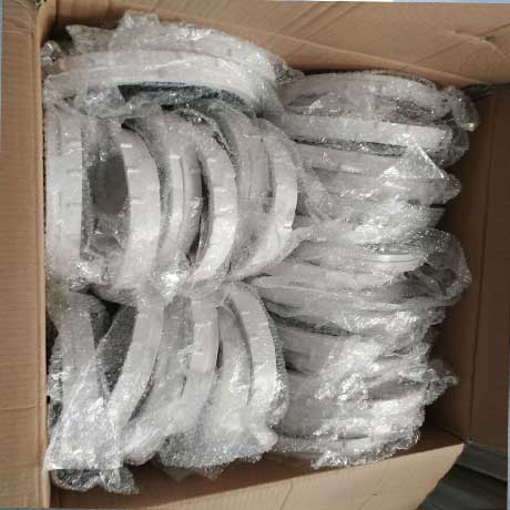 There are many fine bubble disc diffusers packed in a carton